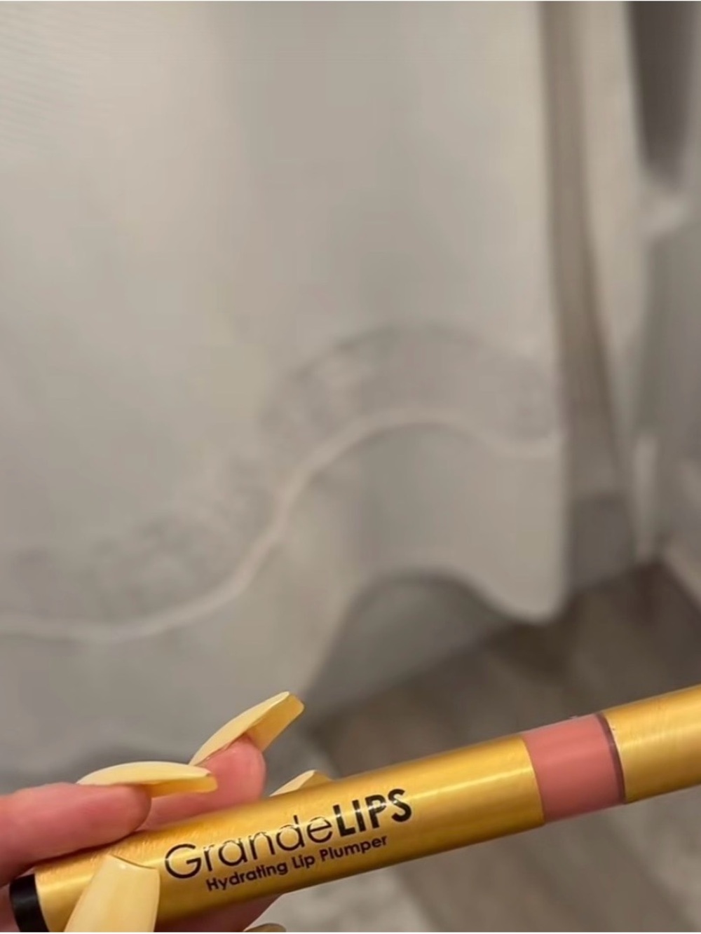 GrandeLIPS Hydrating Lip Plumper — Soft Shade clear